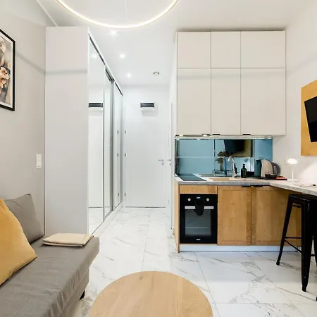 Apartament łąkowa Charming By Bookinghost