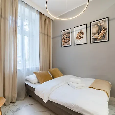 Lakowa Charming By Bookinghost Posen