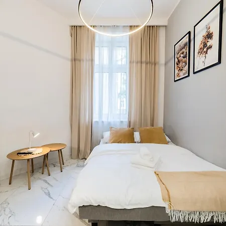 Lakowa Charming By Bookinghost Posen